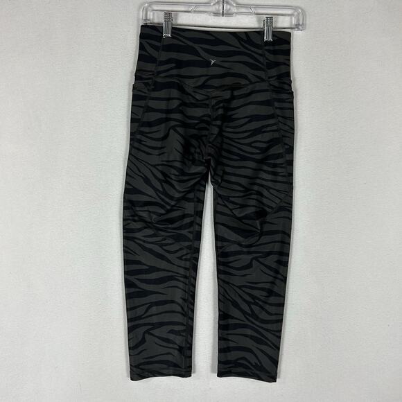 Old Navy NEW Active Powersoft Capri Leggings Women's Medium Gray Zebra Print NWT - Picture 9 of 16